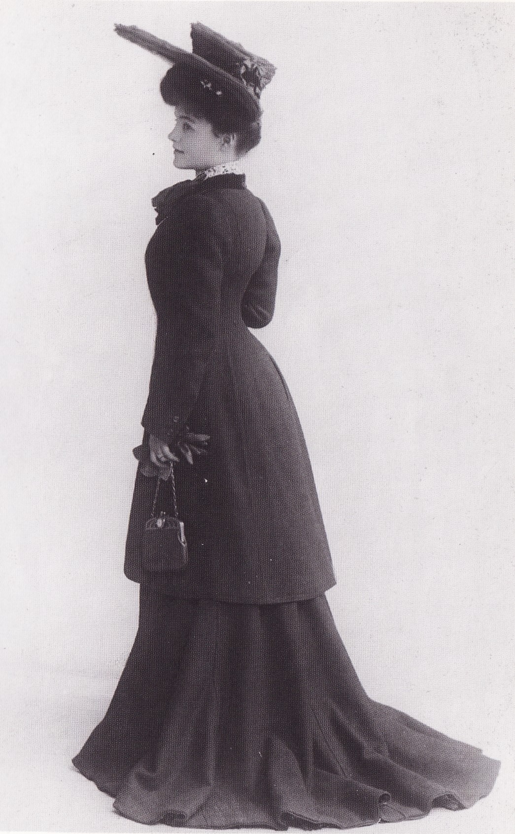Какие подлинные костюмы начала 20 века. Костюм Тальер 19 века. Тальер костюм Джона Редферна. Костюм Тальер из мастерской Джона Редферна 1903.